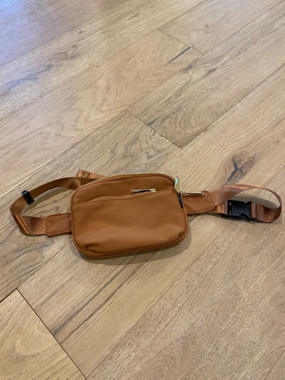 NWOT Everyday Tan Crossbody Belt Bag with Adjustable Strap